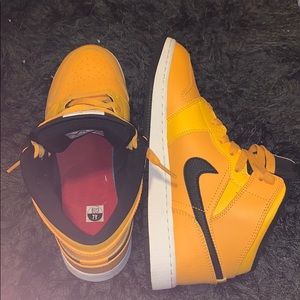 Air Jordan 1’s grade school size 7